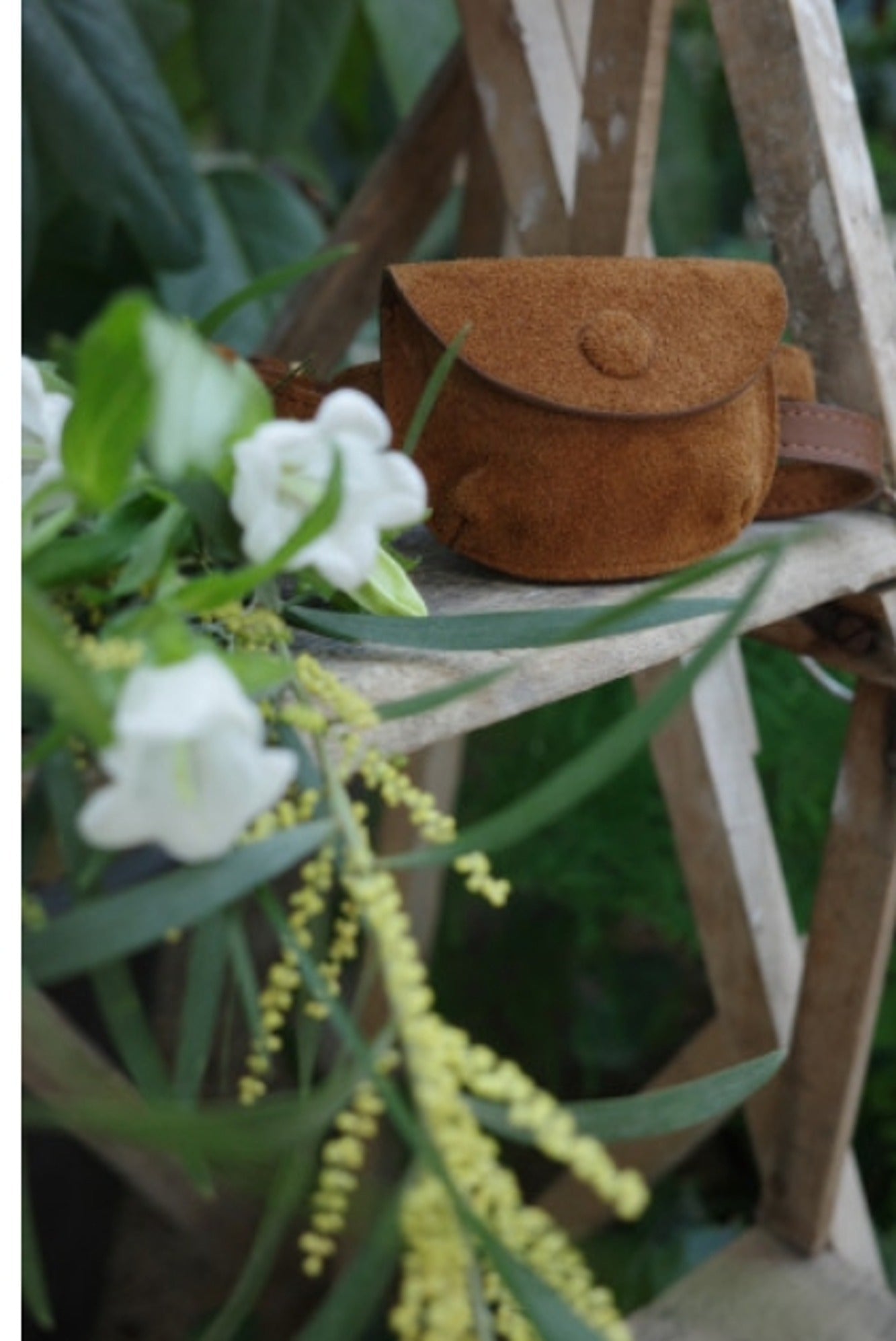 ECRIN SUEDE COIN BAG (brown)